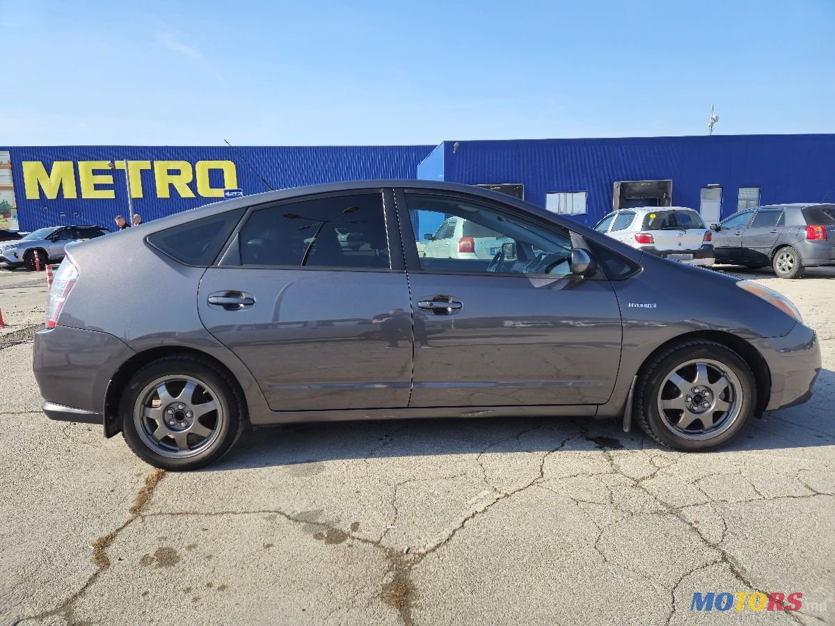2008' Toyota Prius photo #3