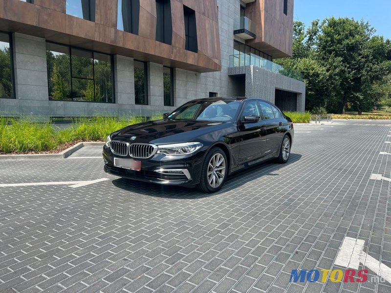 2019' BMW 5 Series photo #1