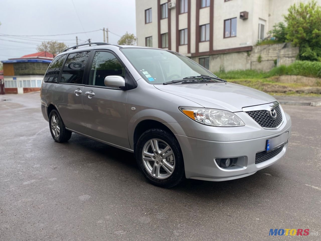 2004' Mazda MPV photo #1