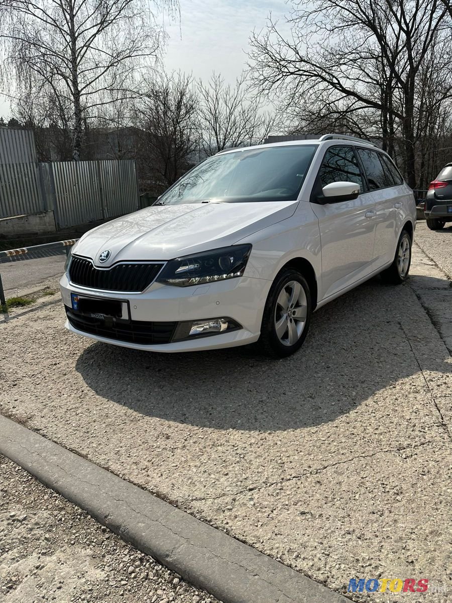 2015' Skoda Fabia photo #1