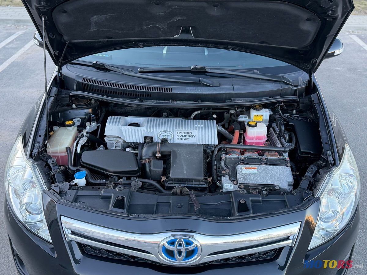 2011' Toyota Auris photo #5