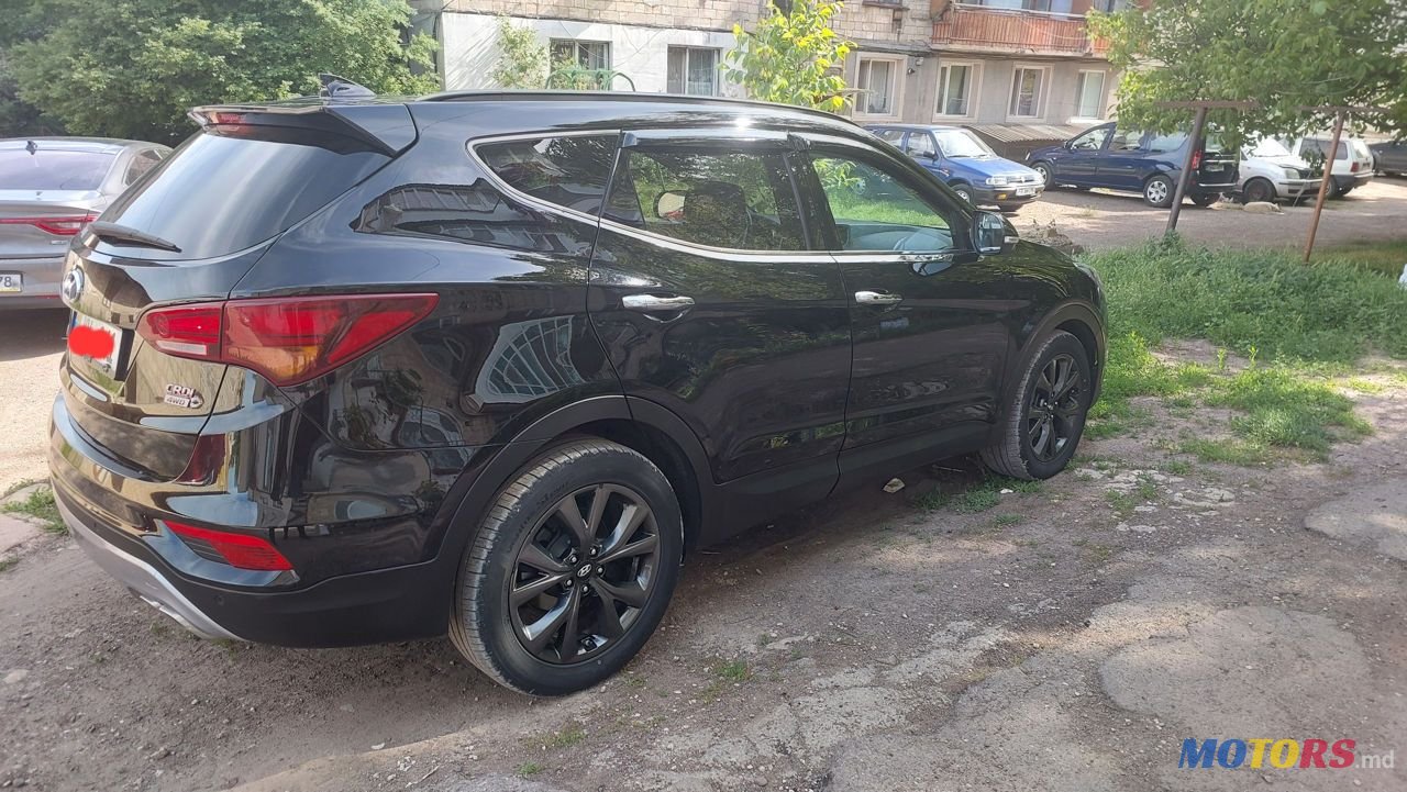 2016' Hyundai Santa Fe photo #4