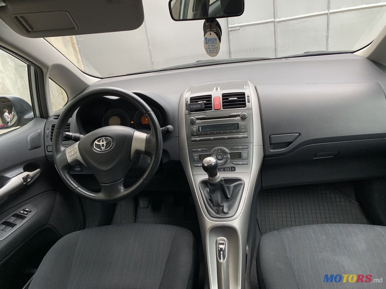 2008' Toyota Auris photo #2