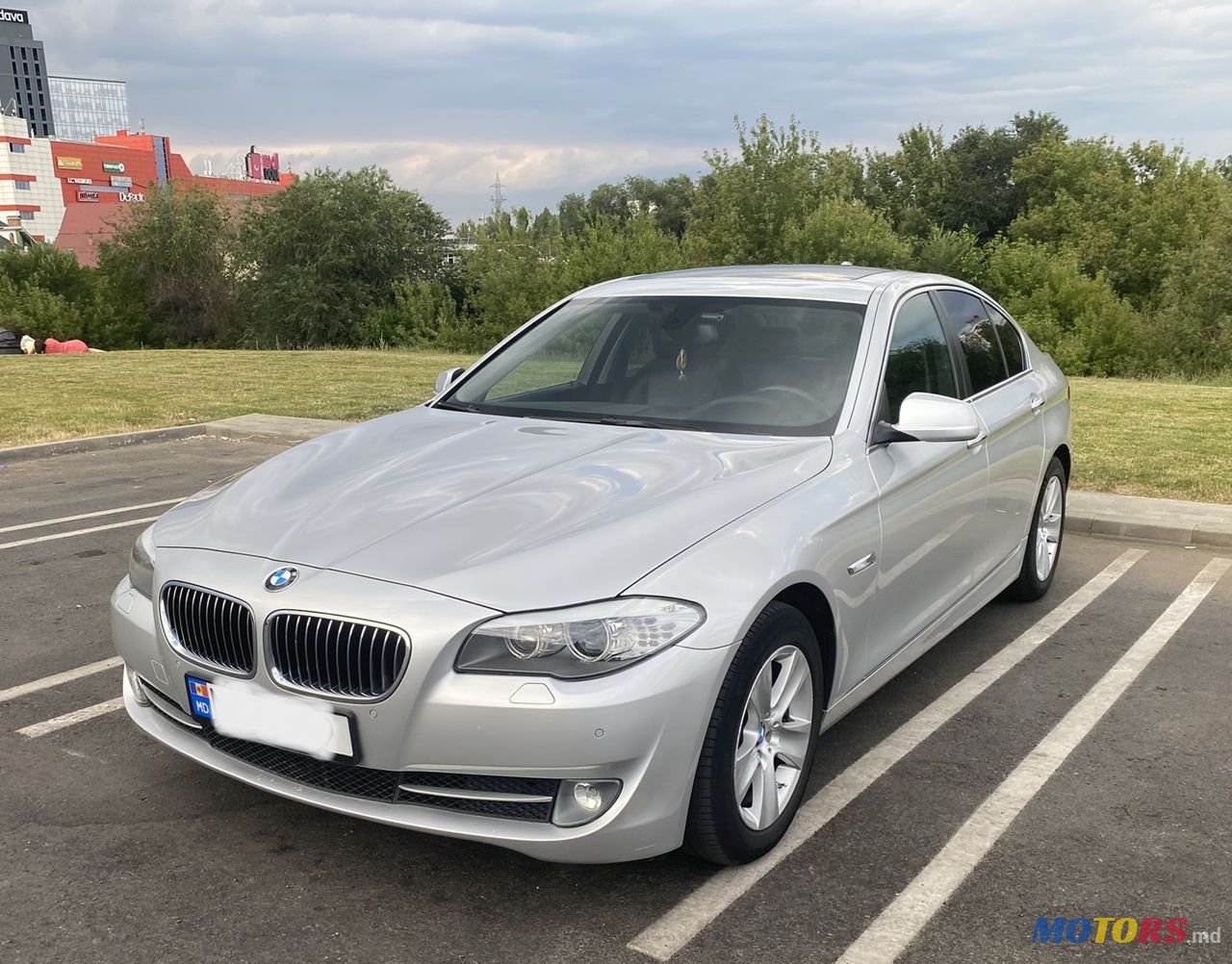 2013' BMW 5 Series photo #1