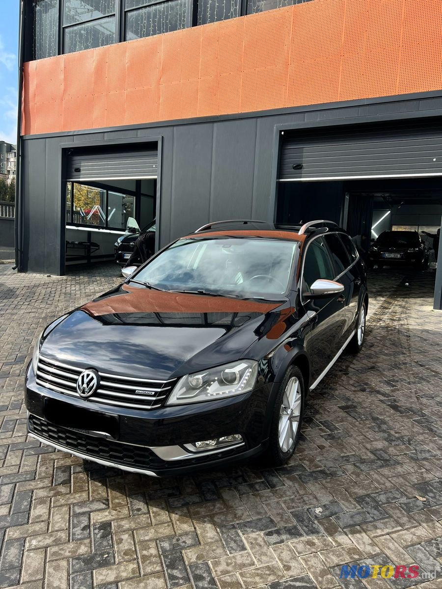 2012' Volkswagen Passat photo #1