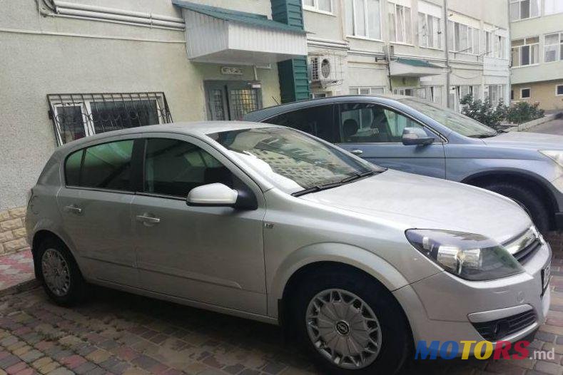2005' Opel Astra photo #1