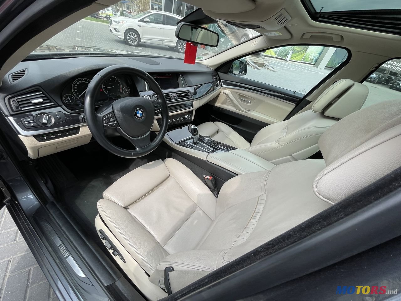 2015' BMW 5 Series photo #5