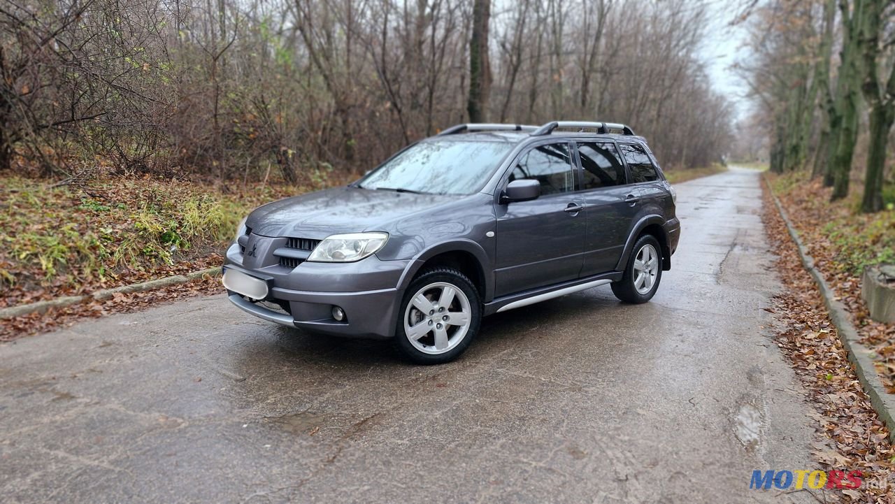 2007' Mitsubishi Outlander photo #6