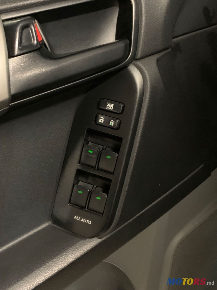 2013' Toyota Land Cruiser Prado photo #6