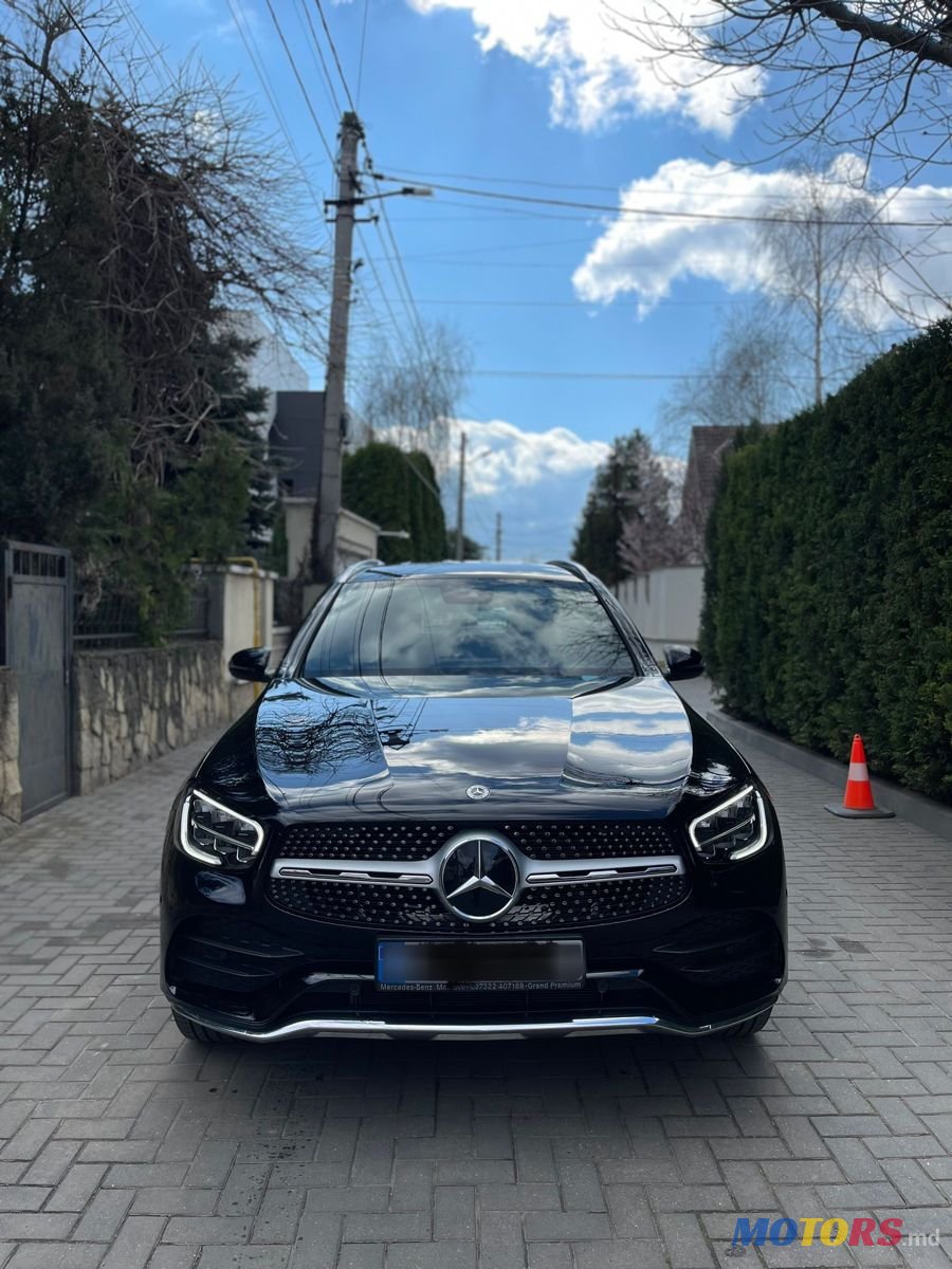 2022' Mercedes-Benz GLC photo #3