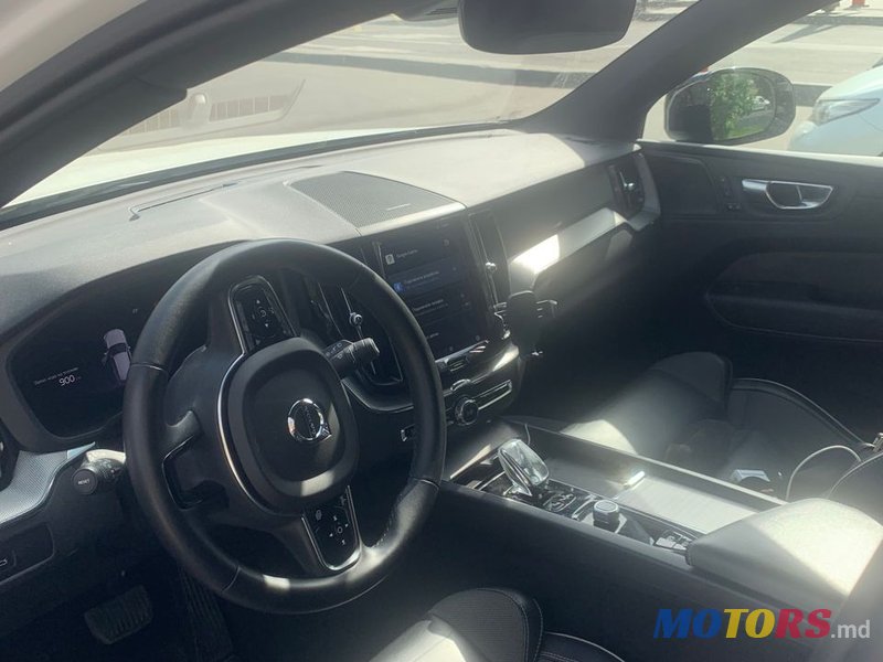 2022' Volvo XC60 photo #5