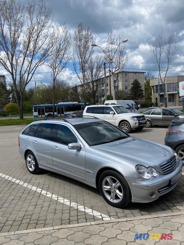 2005' Mercedes-Benz C Класс photo #1