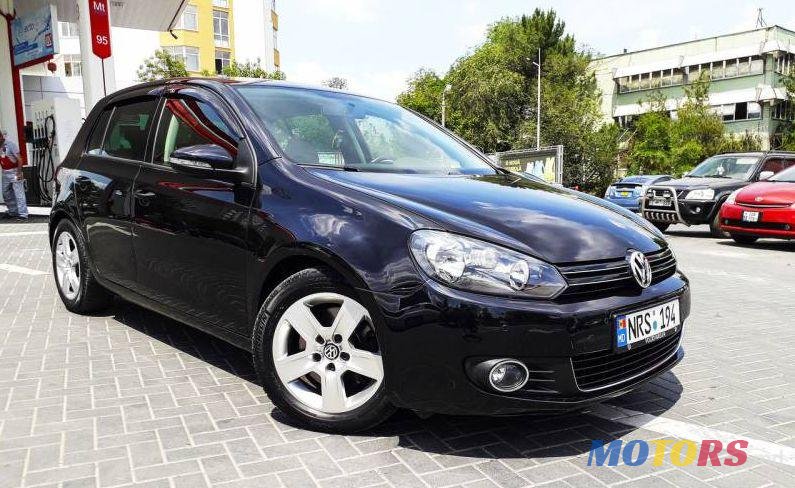2009' Volkswagen Golf photo #1
