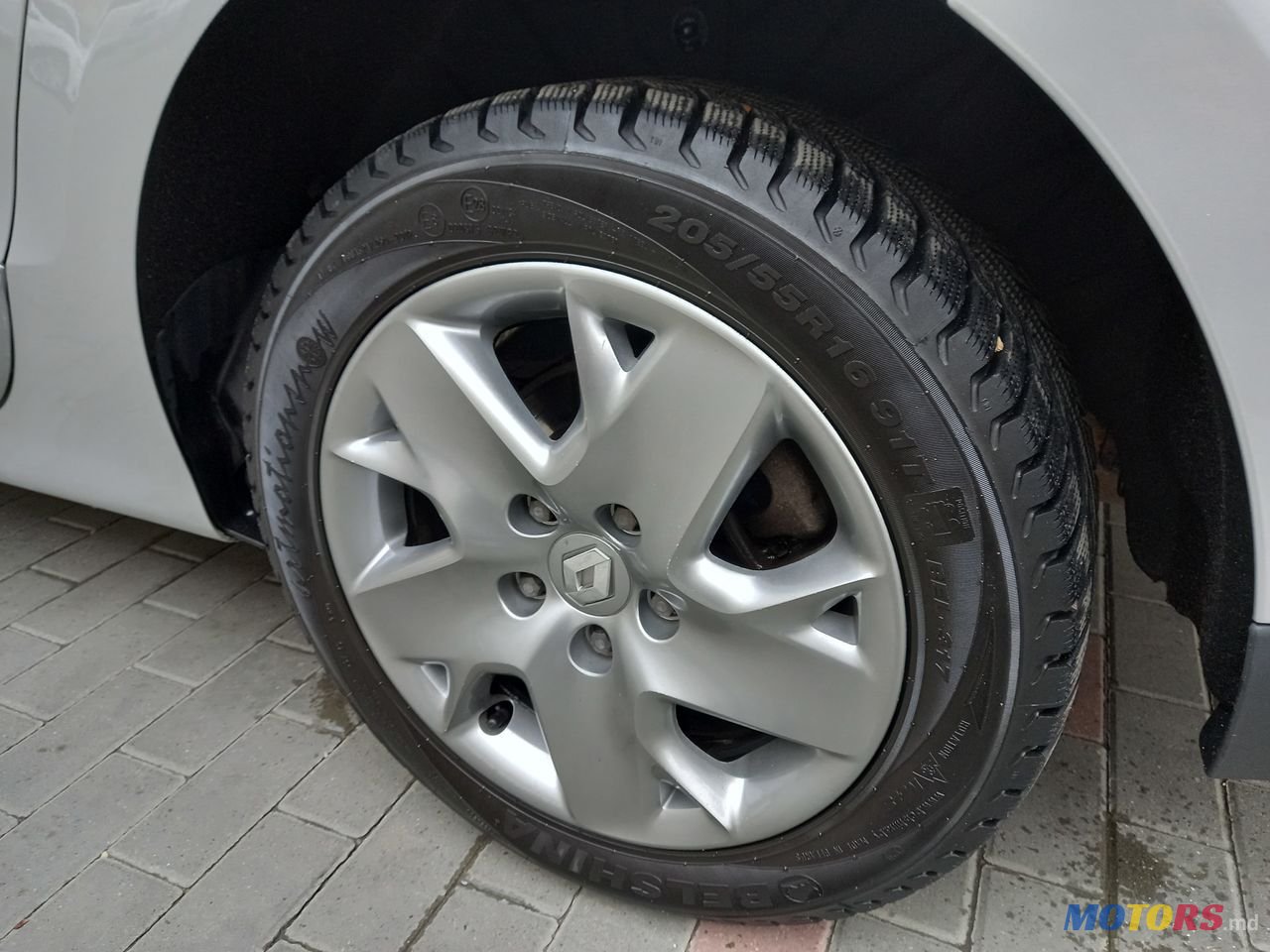 2011' Renault Grand Scenic photo #2