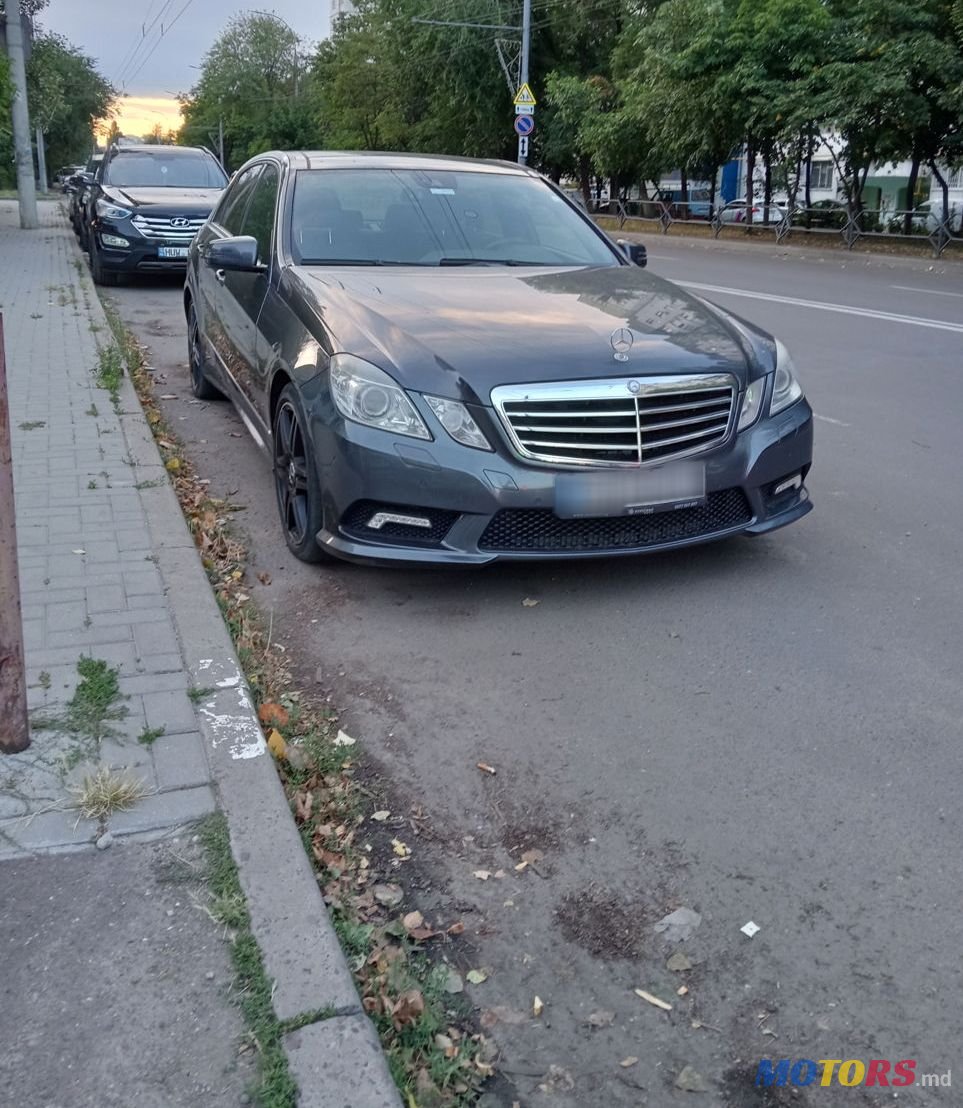 2009' Mercedes-Benz E-Class photo #1