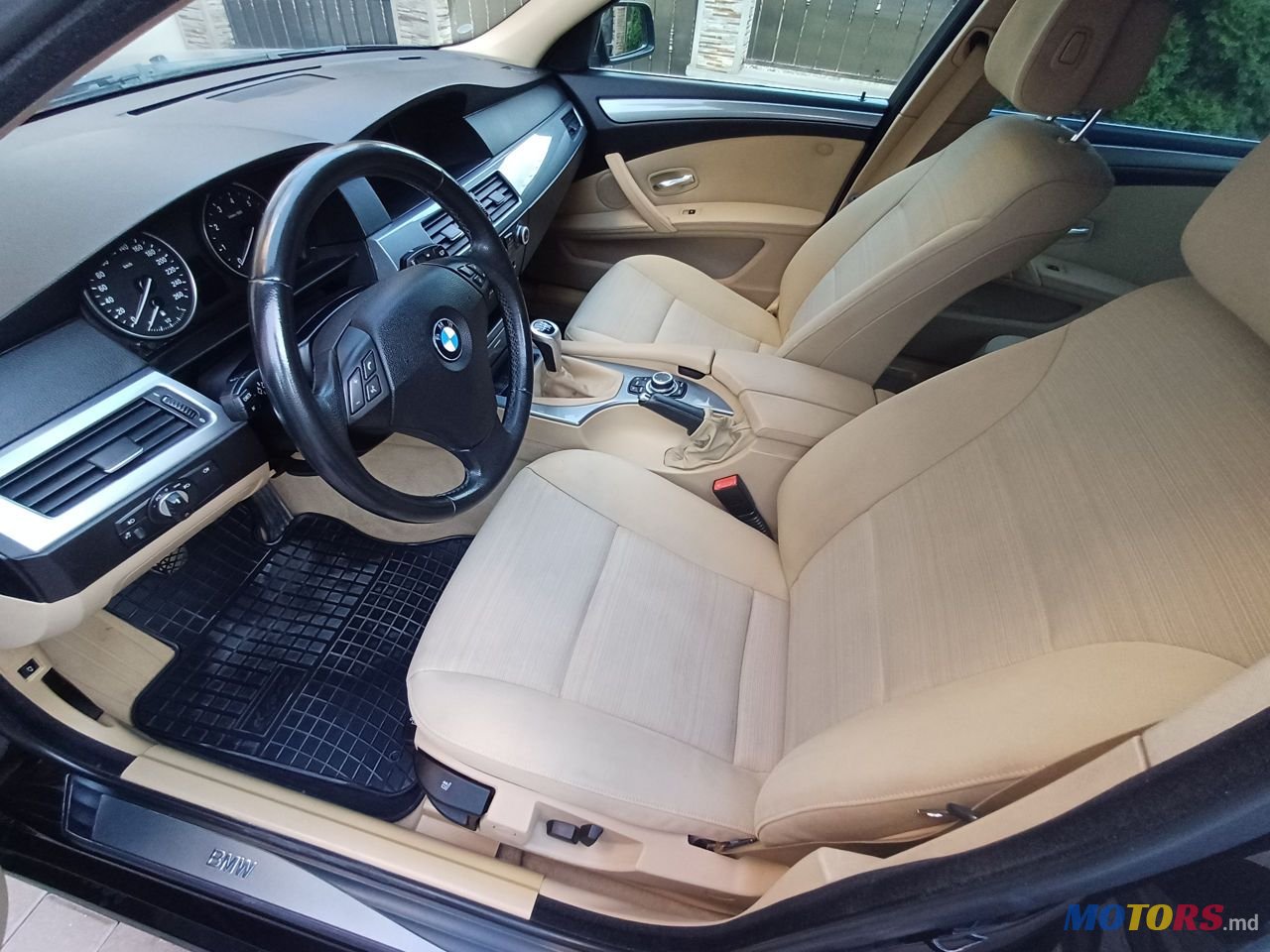 2010' BMW 5 Series photo #4