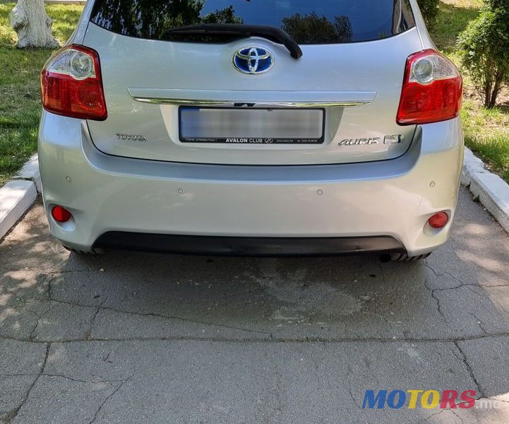2011' Toyota Auris photo #5