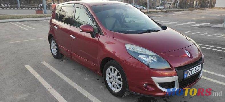 2010' Renault Scenic photo #3
