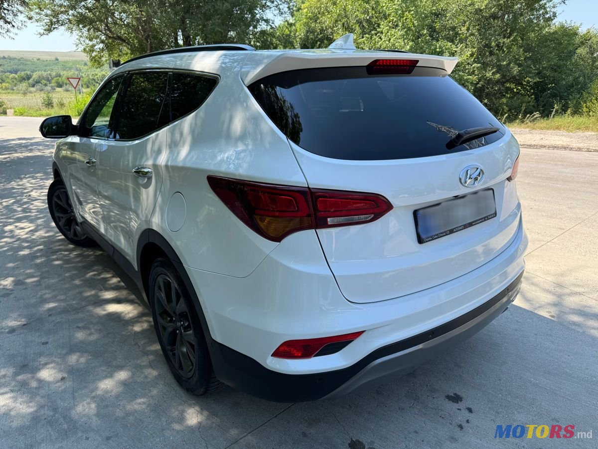 2017' Hyundai Santa Fe photo #5