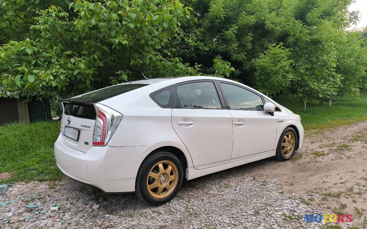 2013' Toyota Prius photo #1