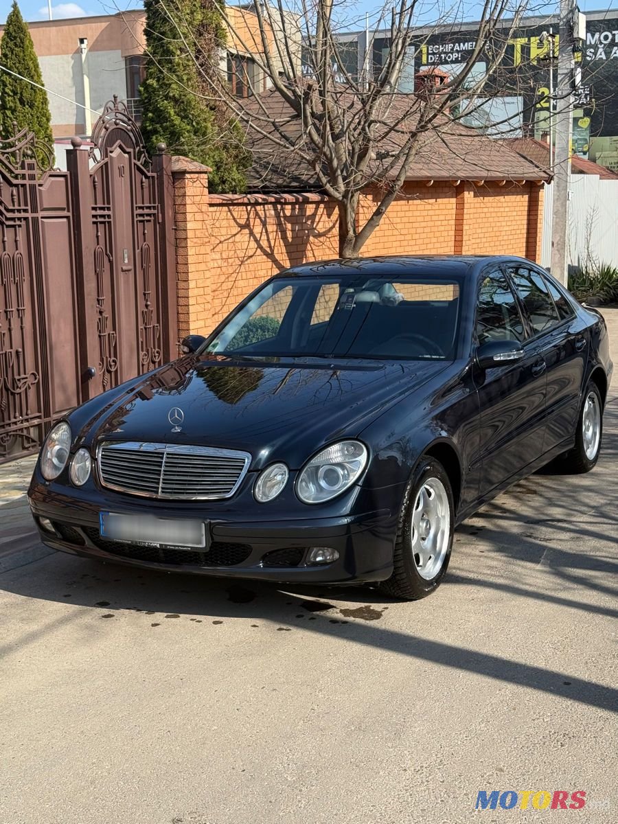 2005' Mercedes-Benz E-Class photo #2