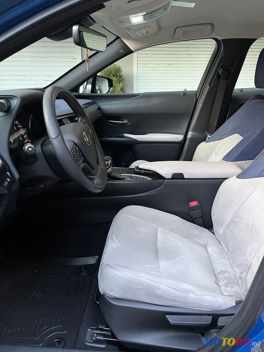 2020' Lexus UX photo #5