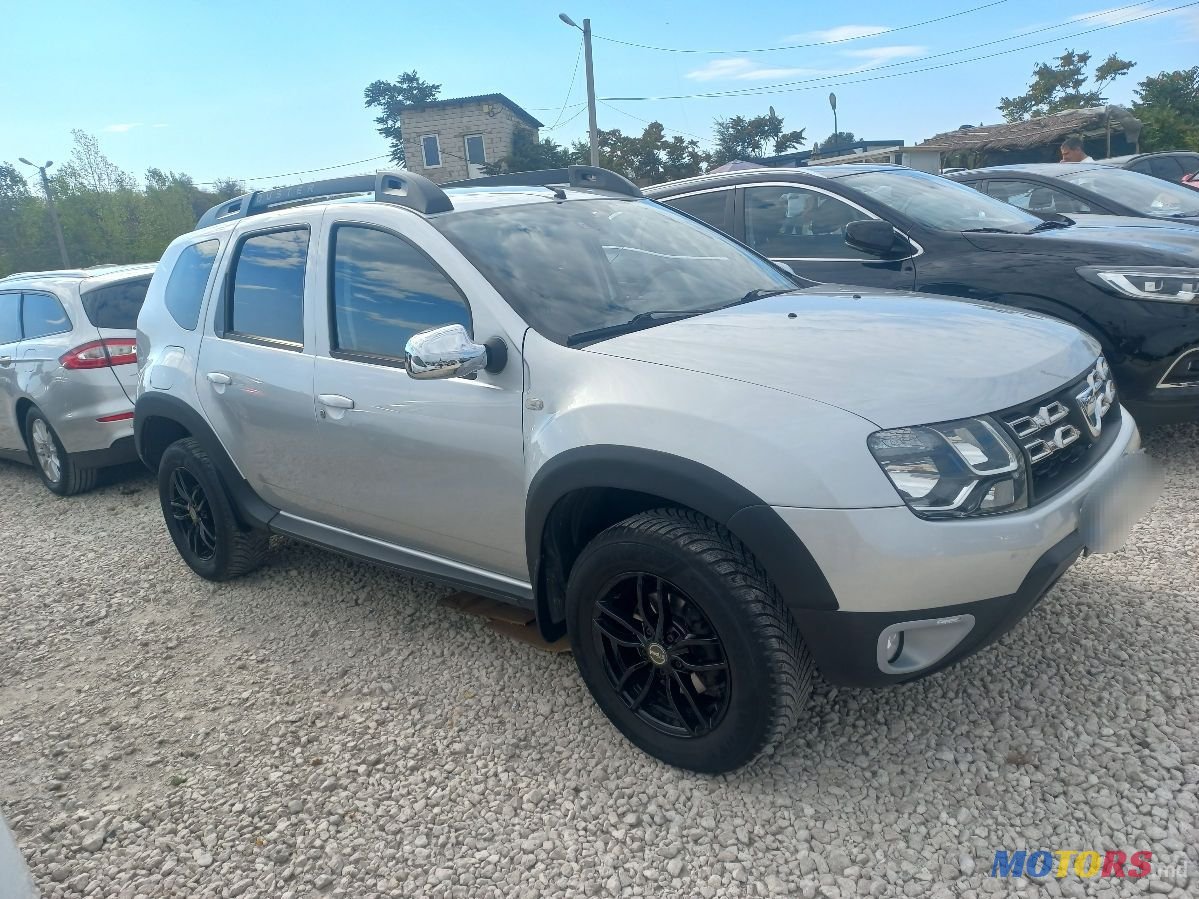 2015' Dacia Duster photo #2