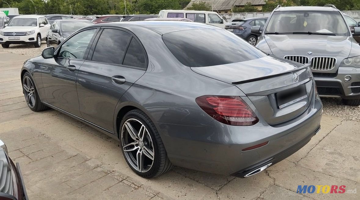 2016' Mercedes-Benz E-Class photo #3