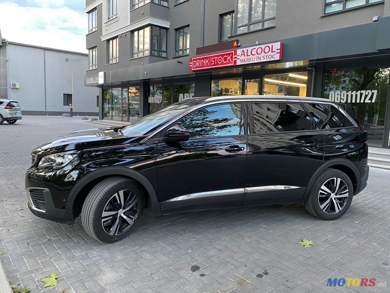 2018' Peugeot 5008 photo #1