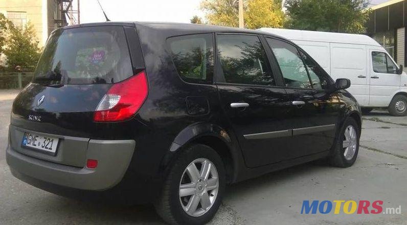2008' Renault Grand Scenic photo #1
