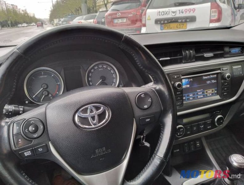2014' Toyota Auris photo #5