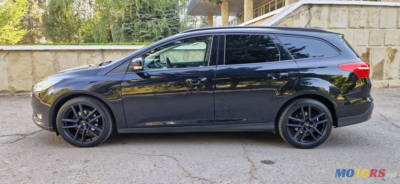 2017' Ford Focus photo #2