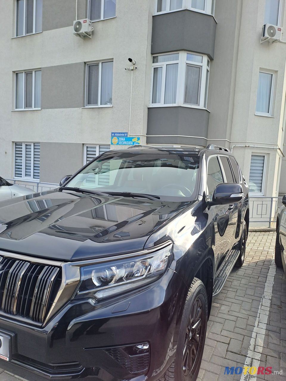 2021' Toyota Land Cruiser Prado photo #2