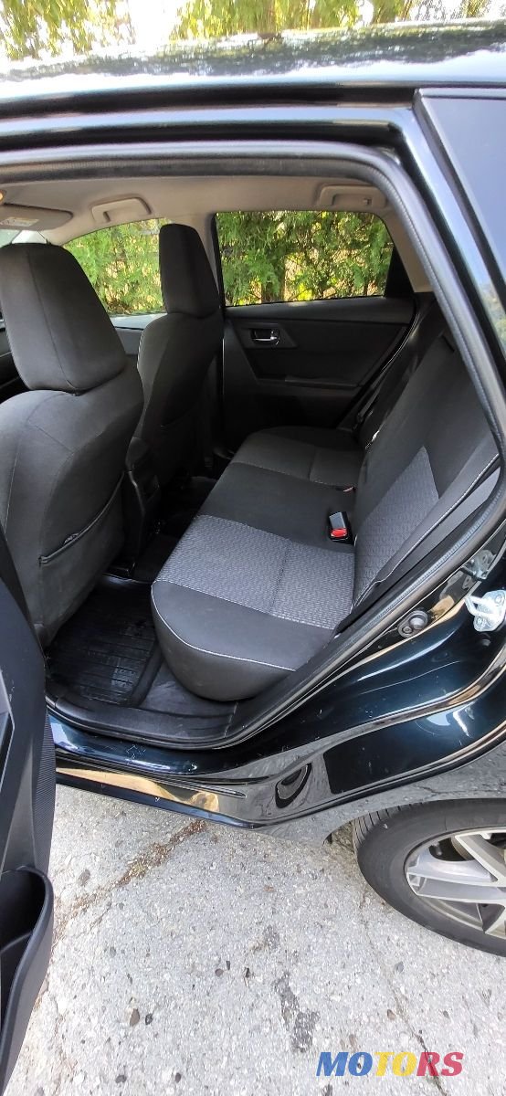 2015' Toyota Auris photo #2