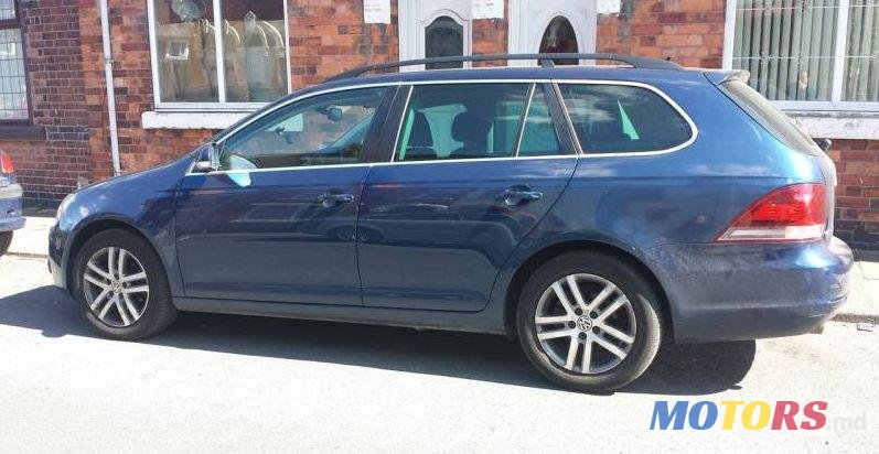 2011' Volkswagen Golf photo #1