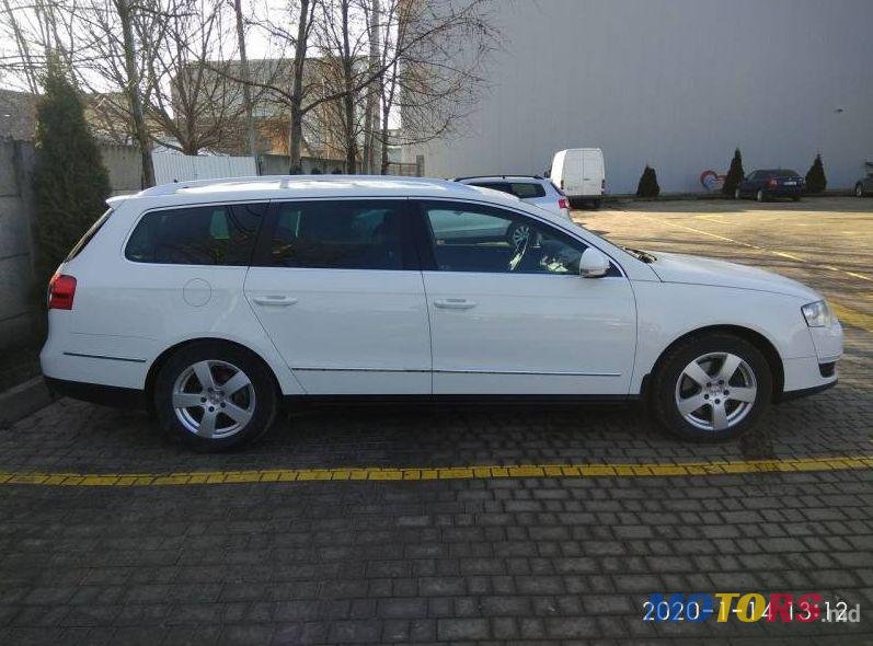 2009' Volkswagen Passat photo #1