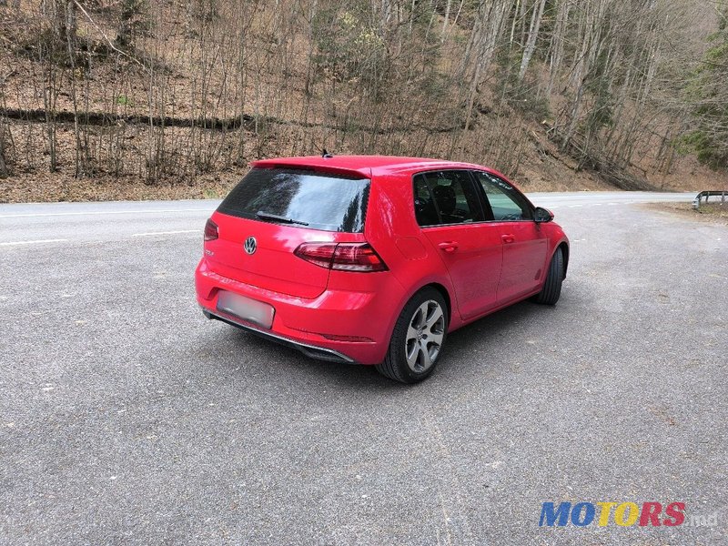 2019' Volkswagen Golf photo #4