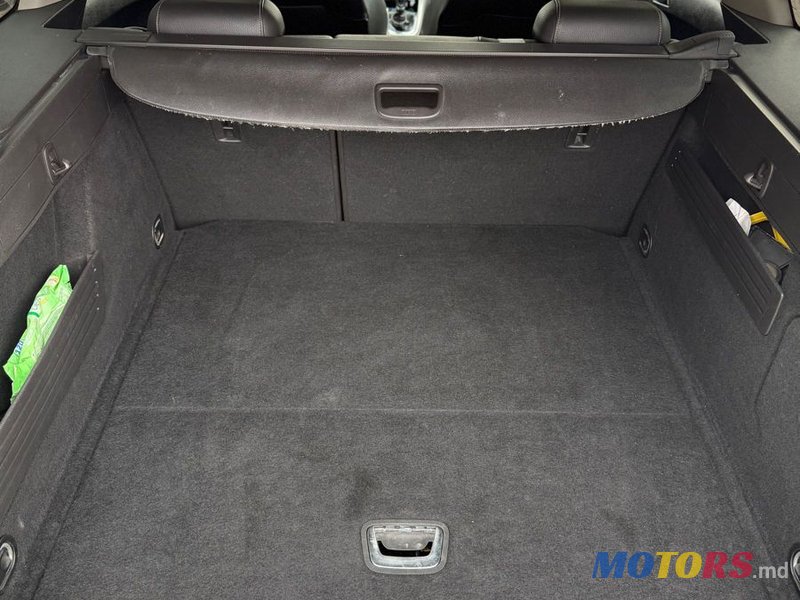 2012' Opel Astra photo #6