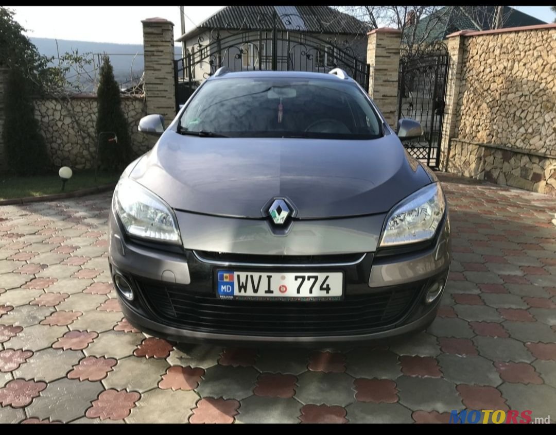 2012' Renault Megane photo #5