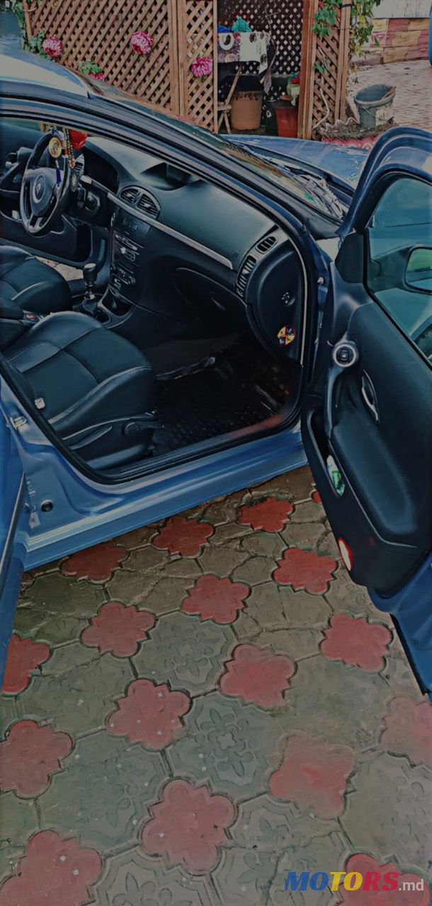 2005' Renault Laguna photo #4