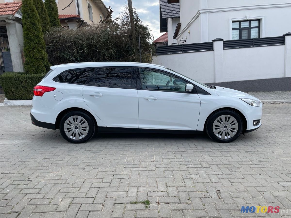 2015' Ford Focus photo #5