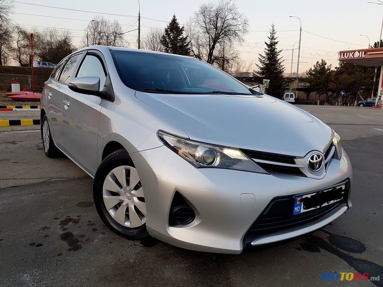 2014' Toyota Auris photo #1