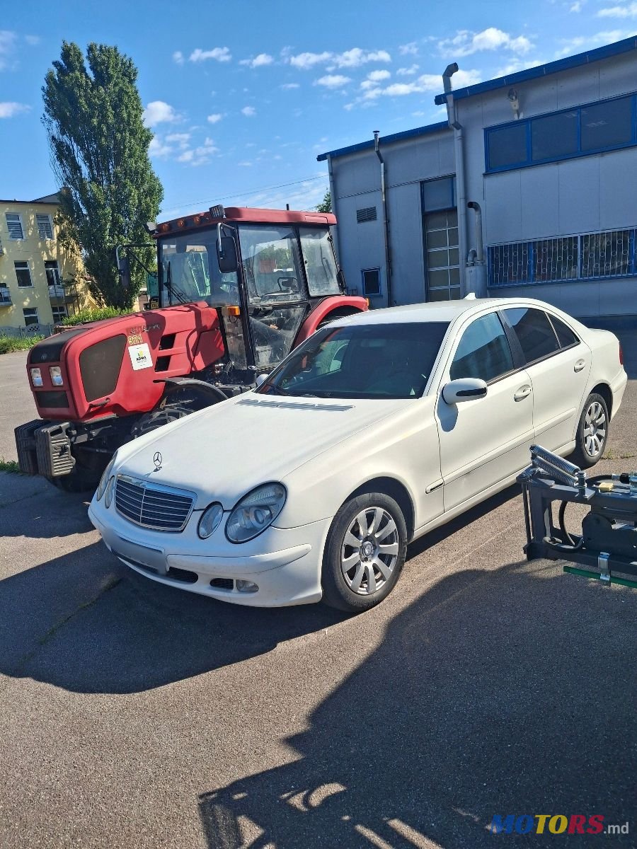 2005' Mercedes-Benz E-Class photo #1