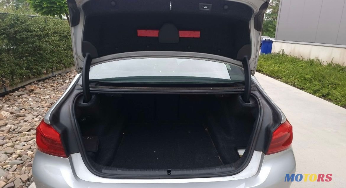 2017' BMW 5 Series photo #5