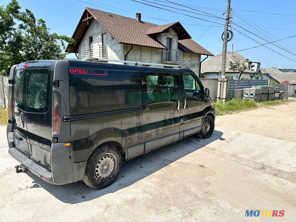 2005' Opel Vivaro photo #1