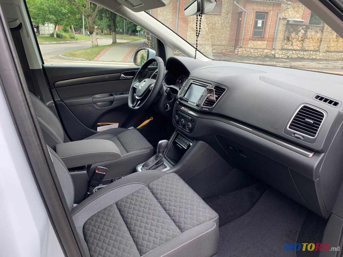 2019' Volkswagen Sharan photo #5