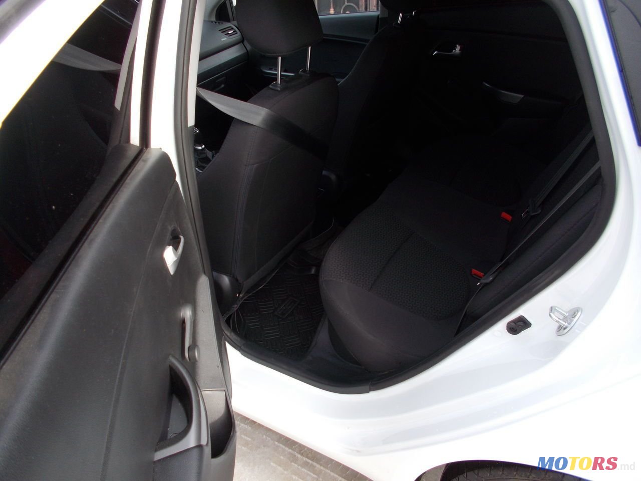 2015' Kia Rio photo #1