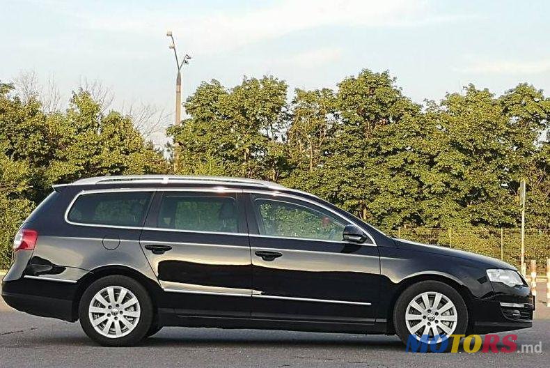 2010' Volkswagen Passat photo #1