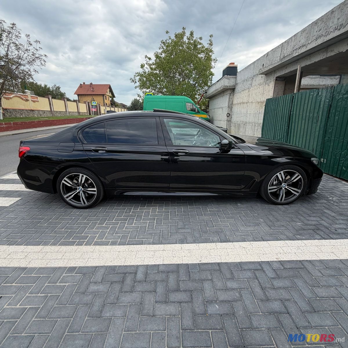 2016' BMW 7 Series photo #2
