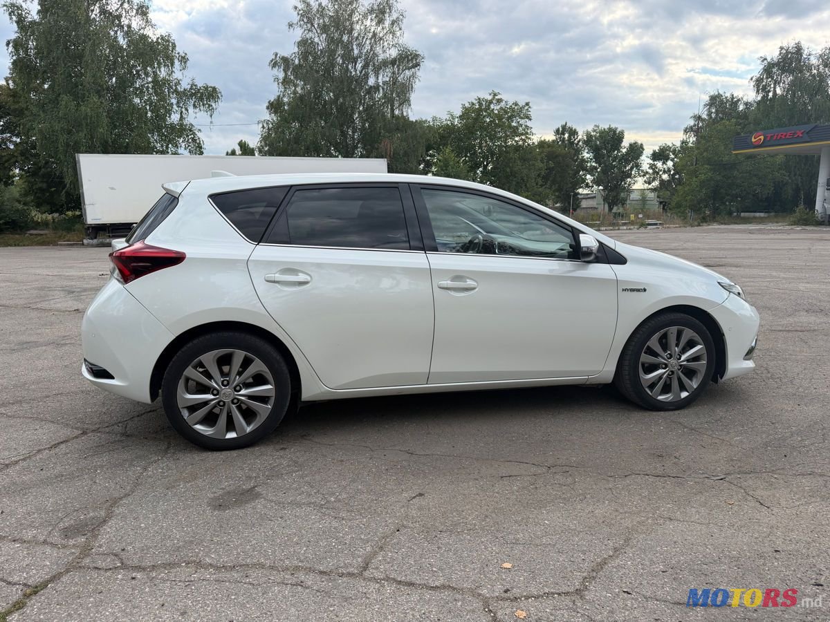 2016' Toyota Auris photo #3